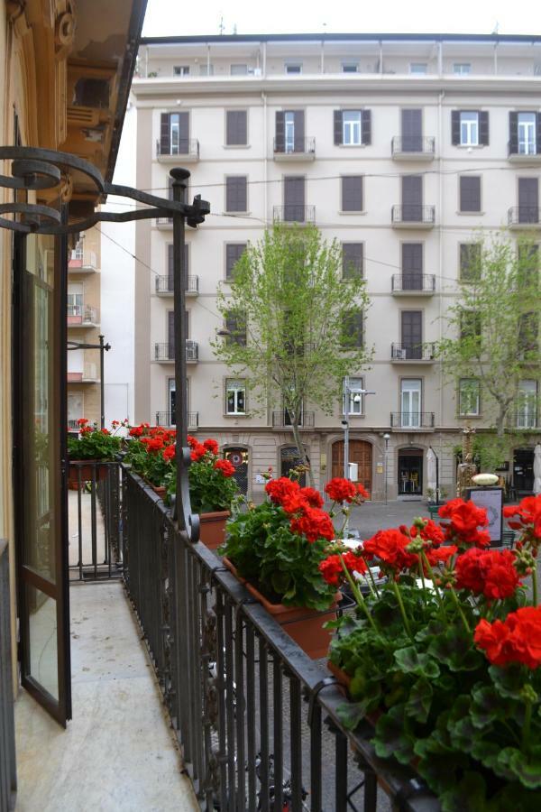 Il Balcone Sulla Piazza Villa Napels Buitenkant foto