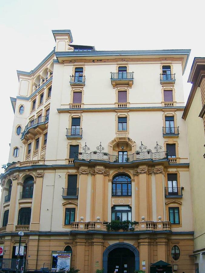 Il Balcone Sulla Piazza Villa Napels Buitenkant foto